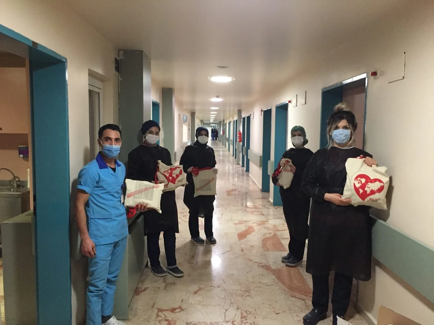 Sağlık Çalışanlarına Motivasyon Kitlerimizi Ulaştırdık